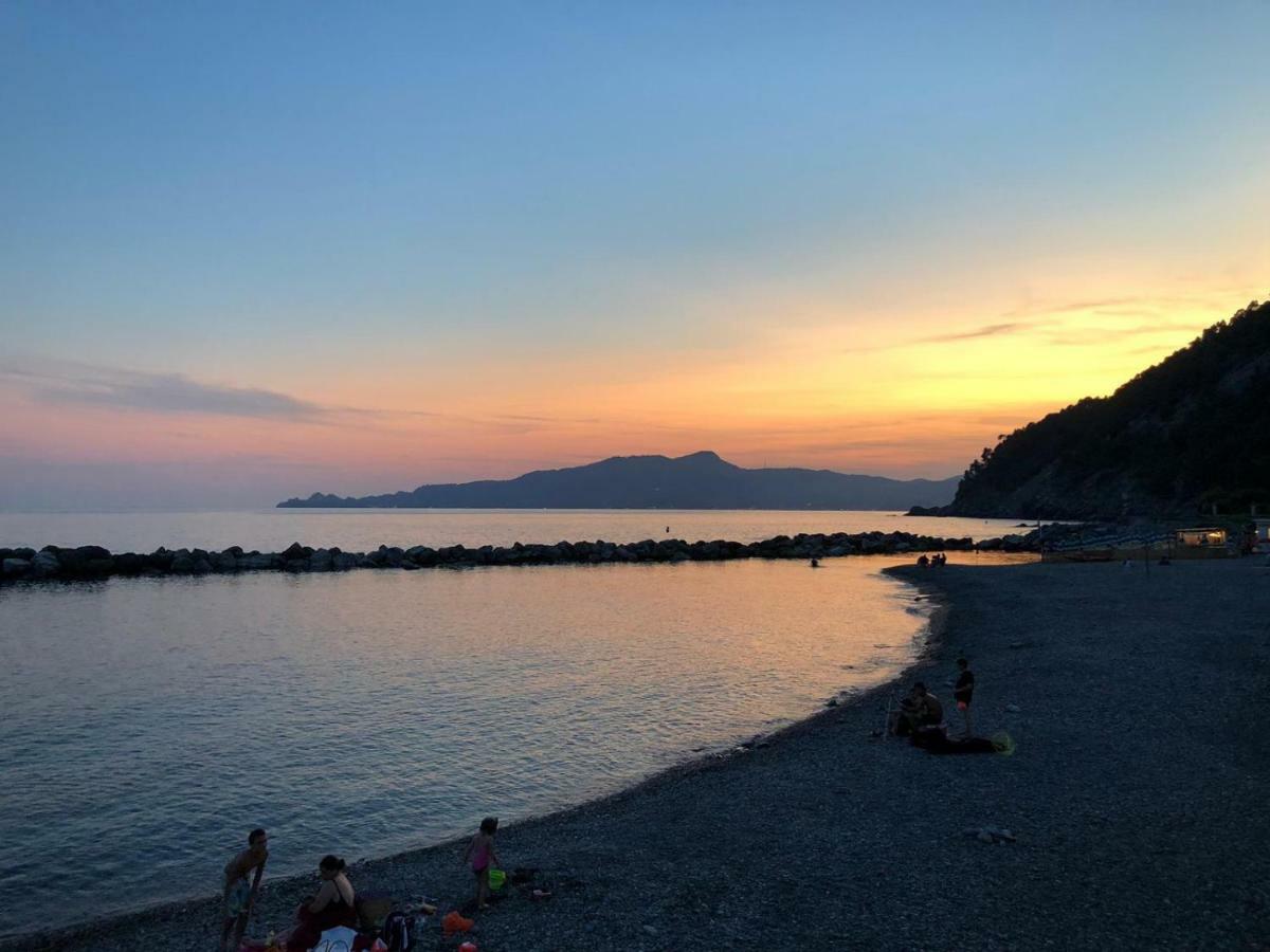 A.A.U.T Appartamento Villa Preli Chiavari Luaran gambar