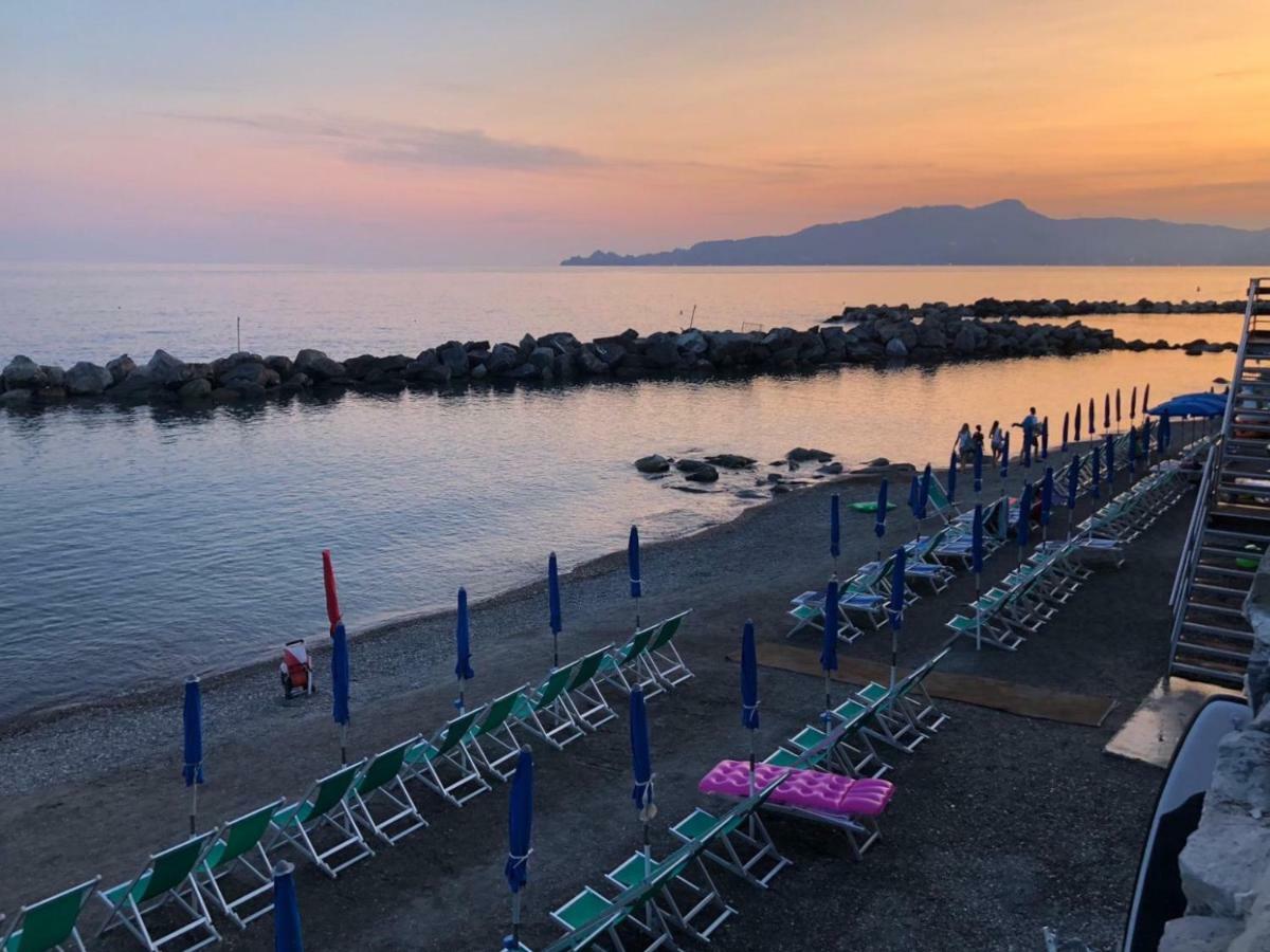 A.A.U.T Appartamento Villa Preli Chiavari Luaran gambar